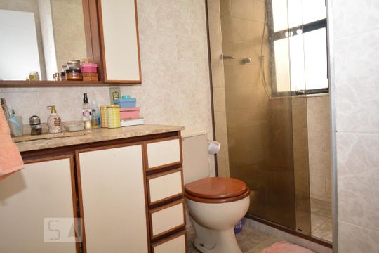 Banheiro de apartamento à venda com 2 quartos, 61m² em Del Castilho, Rio de Janeiro