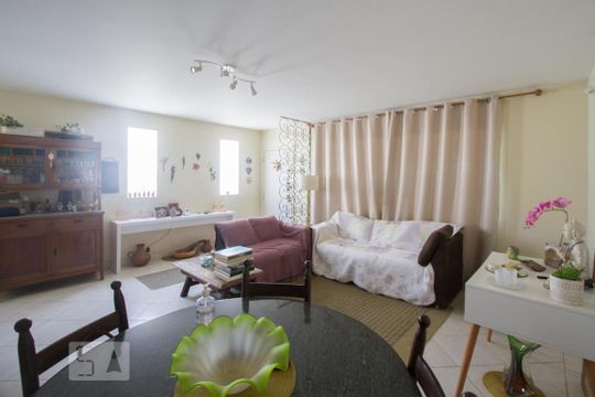 Sala de casa à venda com 3 quartos, 110m² em Campo Belo, São Paulo