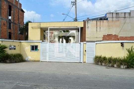 Fachada de casa de condomínio à venda com 3 quartos, 200m² em Tanque, 