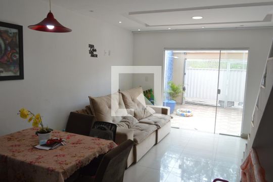 Casa de Condomínio à venda com 3 quartos, 200m² em Tanque, 