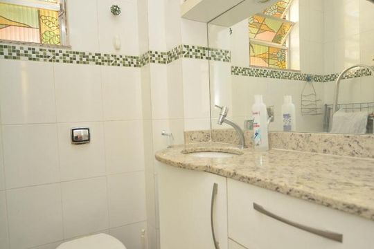 Banheiro Social de kitnet/studio à venda com 1 quarto, 30m² em Glória, Rio de Janeiro