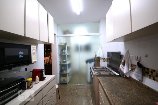Cozinha de apartamento à venda com 2 quartos, 86m² em Vila Congonhas, São Paulo