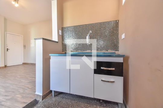 Cozinha de apartamento para alugar com 1 quarto, 57m² em Bela Vista, São Paulo