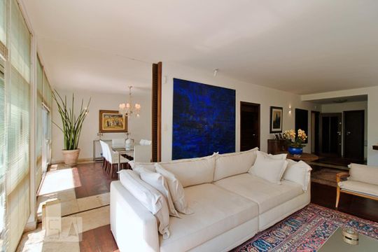 Sala de casa para alugar com 3 quartos, 550m² em Jardim Guedala, São Paulo