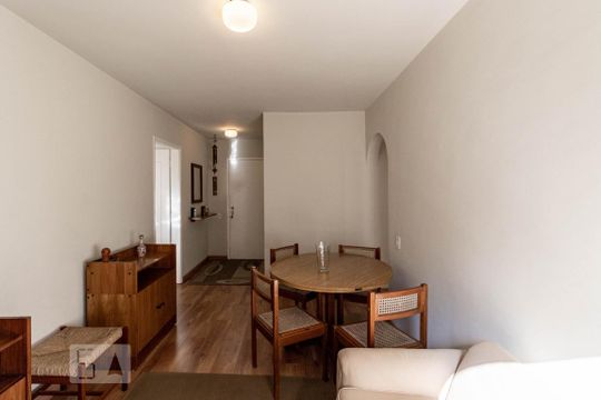 Sala de apartamento para alugar com 1 quarto, 50m² em Moema, São Paulo