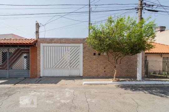 Fachada de casa à venda com 4 quartos, 241m² em Planalto Paulista, São Paulo