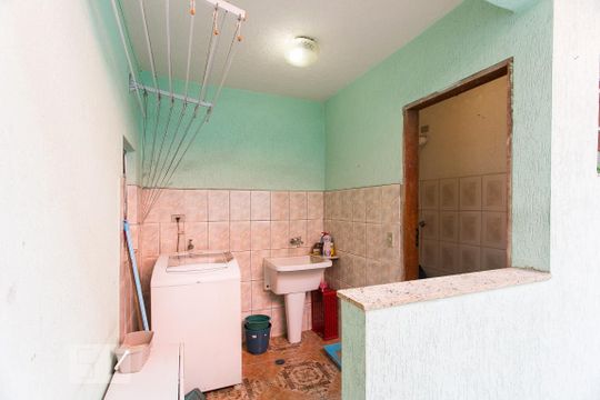 Área de Serviço de casa à venda com 4 quartos, 250m² em Vila Bertioga, São Paulo