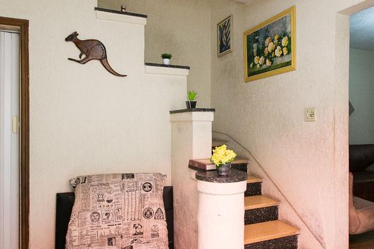 Entrada de casa à venda com 4 quartos, 250m² em Vila Bertioga, São Paulo