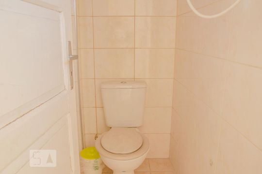 Banheiro de Serviço de apartamento para alugar com 3 quartos, 80m² em Santana, São Paulo
