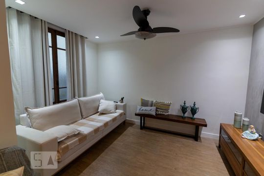 Sala de casa à venda com 2 quartos, 124m² em Tijuca, Rio de Janeiro