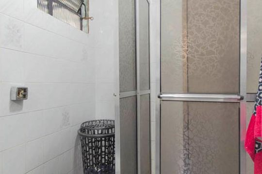 Banheiro Suíte 1 de casa à venda com 2 quartos, 120m² em Vila Granada, São Paulo