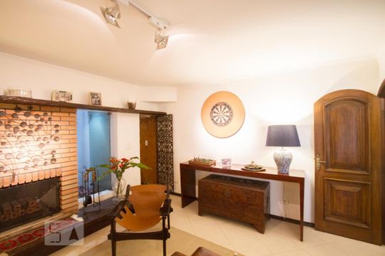 Sala Lareira de casa à venda com 2 quartos, 300m² em Brooklin, São Paulo