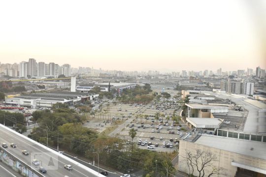 Vista da sala - quarto - Shopping Plaza Mooca de apartamento para alugar com 1 quarto, 32m² em Vila Prudente, São Paulo