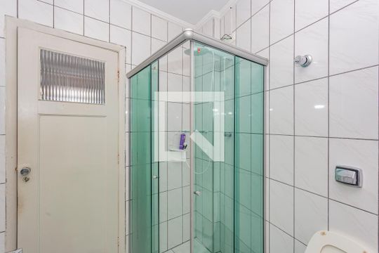 Banheiro de apartamento para alugar com 2 quartos, 100m² em Aclimação, São Paulo