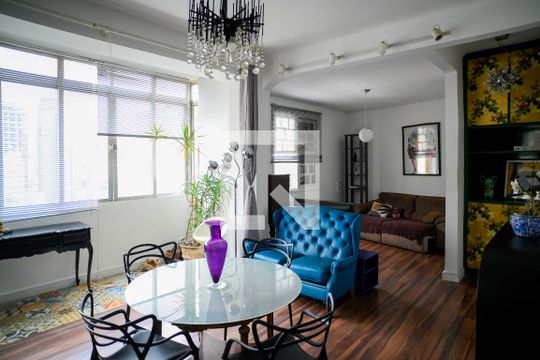 Sala de apartamento para alugar com 2 quartos, 100m² em Aclimação, São Paulo