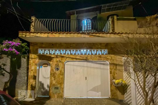 Fachada de casa à venda com 3 quartos, 205m² em Vila Helena, Santo André