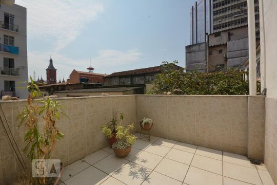 Área Externa de casa para alugar com 6 quartos, 320m² em Centro, Rio de Janeiro