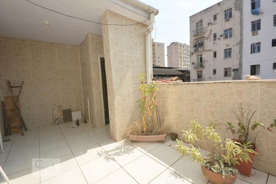 Área Externa de casa para alugar com 6 quartos, 320m² em Centro, Rio de Janeiro