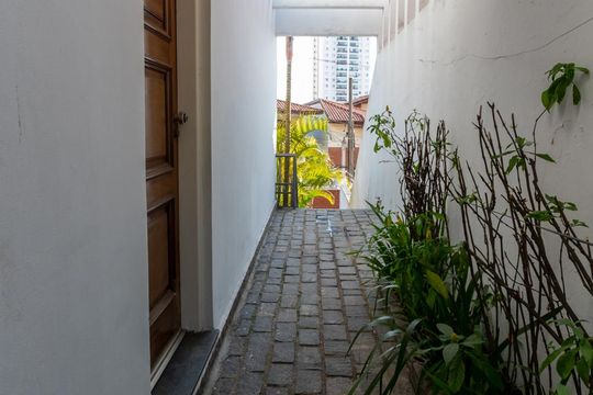 Corredor de entrada de casa à venda com 3 quartos, 300m² em Vila Andrade, São Paulo