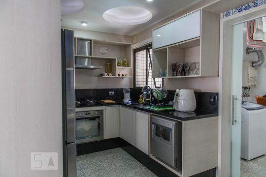 Cozinha de apartamento à venda com 3 quartos, 137m² em Vila Regente Feijó, São Paulo