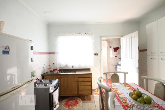 Cozinha de casa à venda com 4 quartos, 190m² em Vila Brasilina, São Paulo