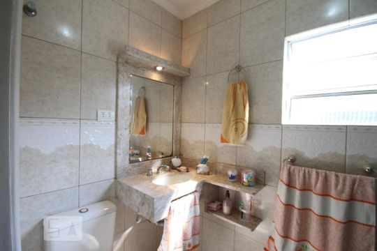 Banheiro de casa à venda com 4 quartos, 190m² em Vila Brasilina, São Paulo