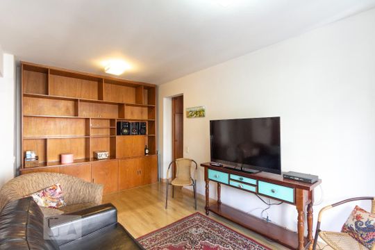 Sala de apartamento para alugar com 1 quarto, 48m² em Indianópolis, São Paulo