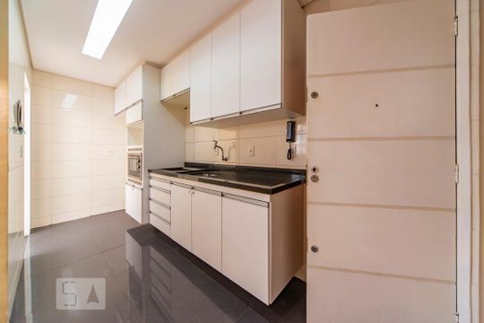 Cozinha de apartamento para alugar com 2 quartos, 54m² em Utinga, Santo André