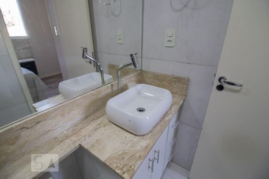 Banheiro da Suíte de apartamento à venda com 3 quartos, 63m² em Centro, Diadema