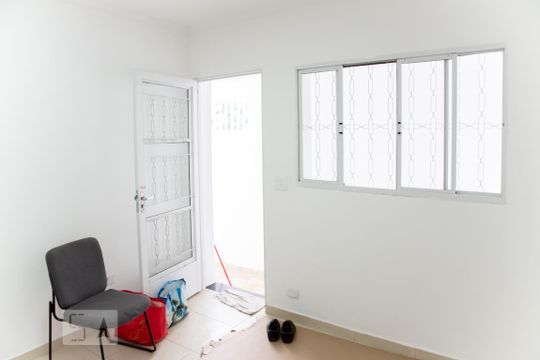 Sala de casa para alugar com 2 quartos, 120m² em Vila Nova Teresa, São Paulo