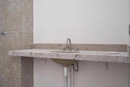 Banheiro da Suíte de apartamento à venda com 3 quartos, 105m² em Menino Deus, Porto Alegre