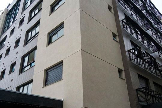 Fachada do bloco de apartamento à venda com 3 quartos, 105m² em Menino Deus, Porto Alegre