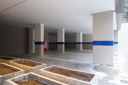Garagem de apartamento à venda com 3 quartos, 105m² em Menino Deus, Porto Alegre