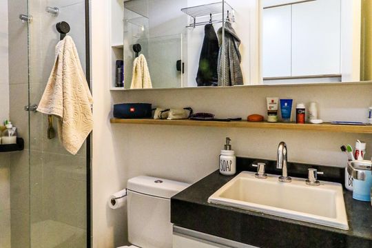 Banheiro de kitnet/studio à venda com 1 quarto, 29m² em Vila Cordeiro, São Paulo