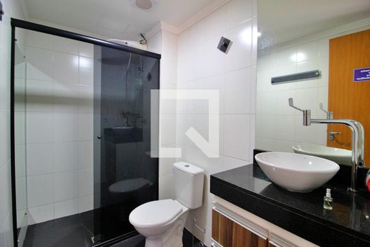 Banheiro de apartamento à venda com 2 quartos, 64m² em Utinga, Santo André