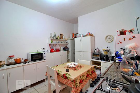 Cozinha de casa à venda com 2 quartos, 83m² em Jardim Pilar, Santo André