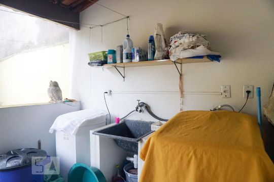 Lavanderia de casa à venda com 3 quartos, 200m² em Vila Costa Melo, São Paulo