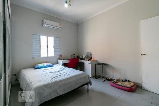 Suíte 1 de casa à venda com 3 quartos, 350m² em Chácara Santo Antônio (zona Leste), São Paulo
