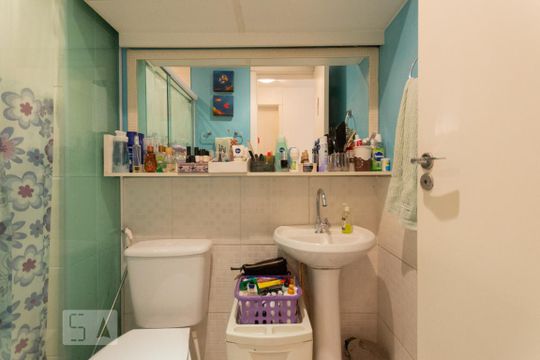 Banheiro de apartamento à venda com 2 quartos, 50m² em São Cristóvão, Rio de Janeiro