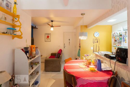 Sala de apartamento à venda com 2 quartos, 50m² em São Cristóvão, Rio de Janeiro