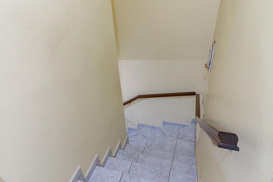 Escadas de casa para alugar com 2 quartos, 112m² em Jardim Santa Mena, Guarulhos