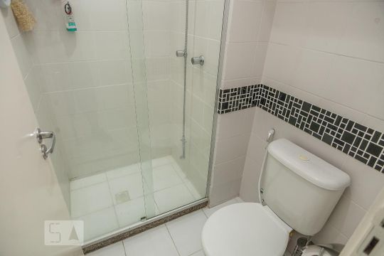 Banheiro Social de apartamento à venda com 3 quartos, 85m² em Taquara, Rio de Janeiro