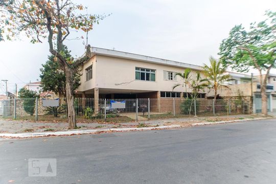 Fachada de casa à venda com 3 quartos, 300m² em Parque Edu Chaves, São Paulo
