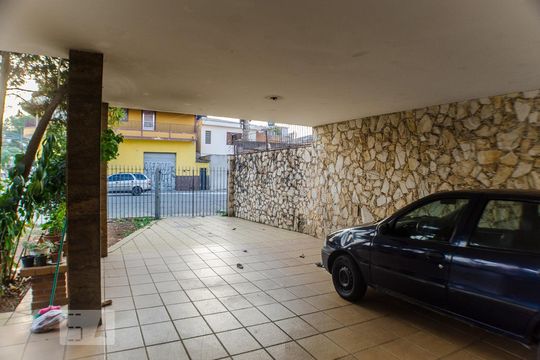 Garagem de casa à venda com 3 quartos, 300m² em Parque Edu Chaves, São Paulo