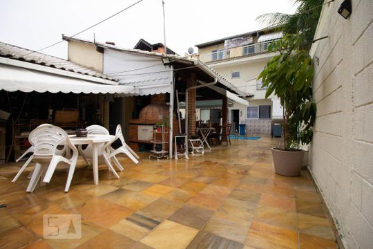 Área comum de casa de condomínio à venda com 6 quartos, 350m² em Vargem Pequena, Rio de Janeiro