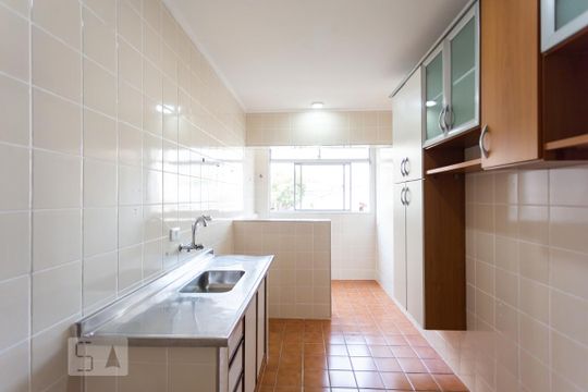 Cozinha de apartamento para alugar com 2 quartos, 65m² em Vila Yara, Osasco