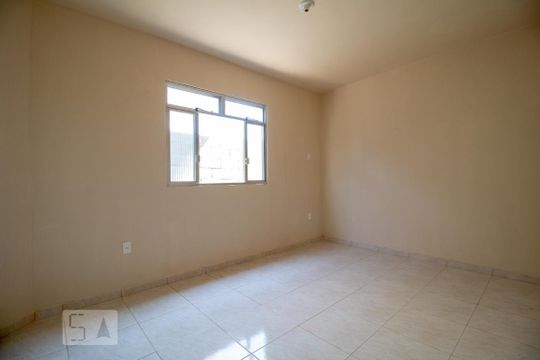 Quarto 1 de casa para alugar com 2 quartos, 105m² em Marechal Hermes, Rio de Janeiro