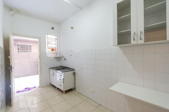 Cozinha de apartamento para alugar com 1 quarto, 50m² em Cerqueira César, São Paulo