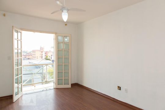 Quarto 1 de casa à venda com 2 quartos, 130m² em Vila Carmosina, São Paulo