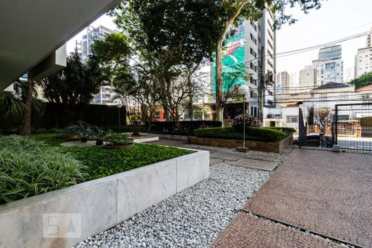 Entrada de apartamento à venda com 3 quartos, 132m² em Jardim Paulista, São Paulo